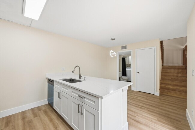 Building Photo - 8337 N Coral Cir