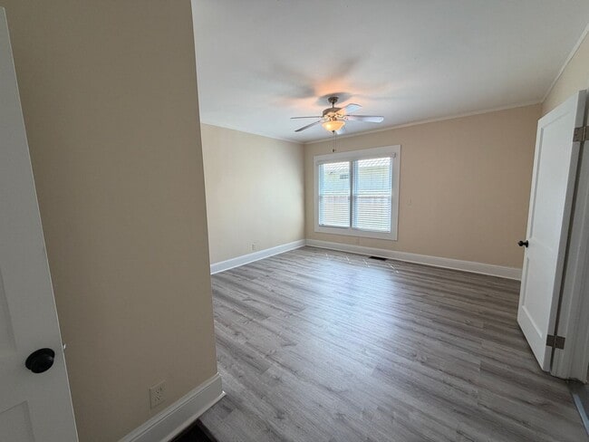 Building Photo - 107 Screven St