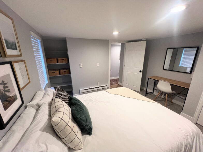 Building Photo - 3220 Albion St