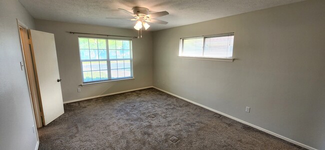 Building Photo - 7473 Walling Ln