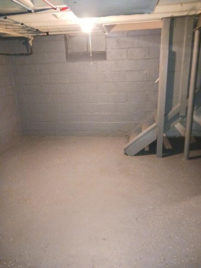 Building Photo - 3364 Ewald Cir