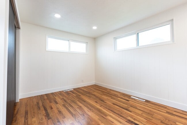Building Photo - 1409 E 8425 S