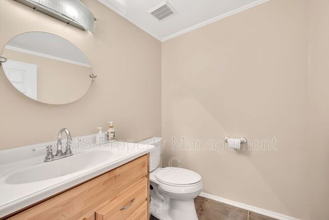 Building Photo - 12 Hackberry Court