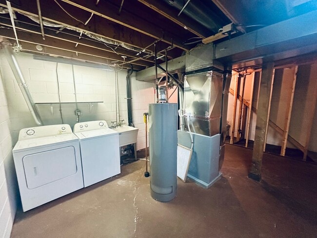 Building Photo - Beautiful 3-Bedroom Single Family Home wit...
