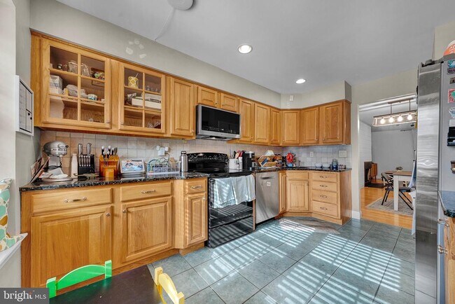 Building Photo - 301 Cherokee Cir