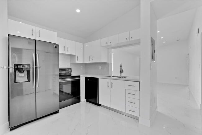 Primary Photo - 13125 SW 64th Terrace