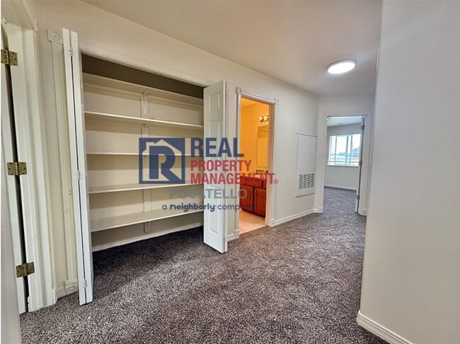 Building Photo - 4734-4736 Heidi Ct