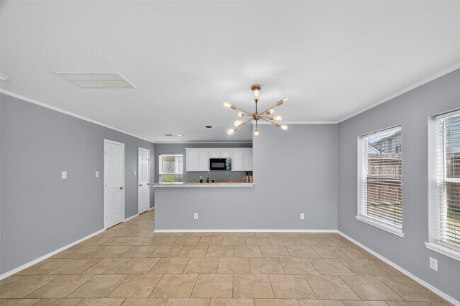 Building Photo - 6915 Woodridge Row Dr