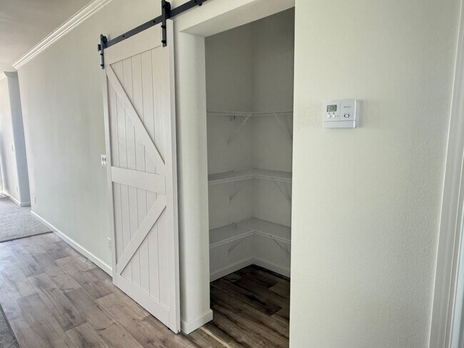 Building Photo - 486 Driftwood Dr