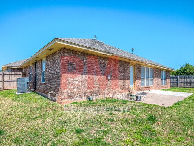 Building Photo - 2117 SE 9th St