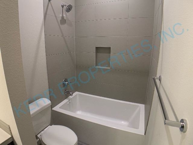 Building Photo - Spacious 3-Bed, 2.5-Bath Gem in Vibrant SE...