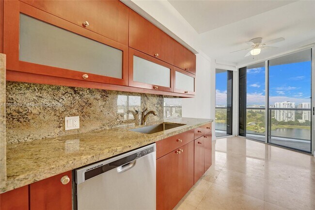 Building Photo - 20281 E Country Club Dr