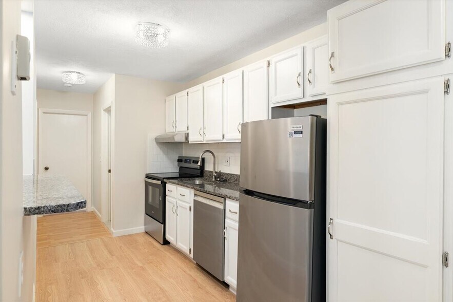 Building Photo - 176 Swanson Rd