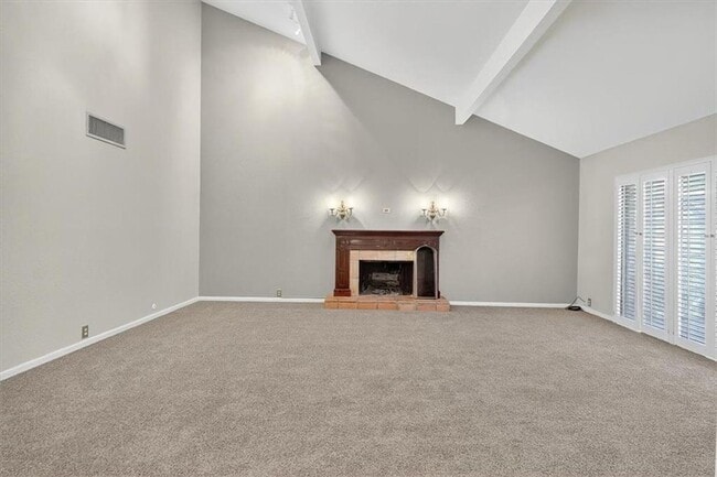 Building Photo - 145 Lake Shore Dr