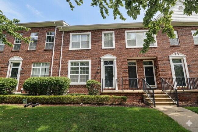 Building Photo - 14495 Vauxhall Dr
