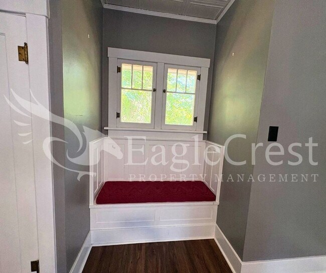 Building Photo - Beautifully Renovated Historic 3 Bedroom Home