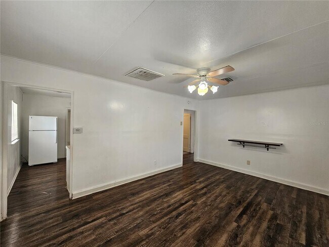 Building Photo - 5706 Dr M.L.K. Jr St N