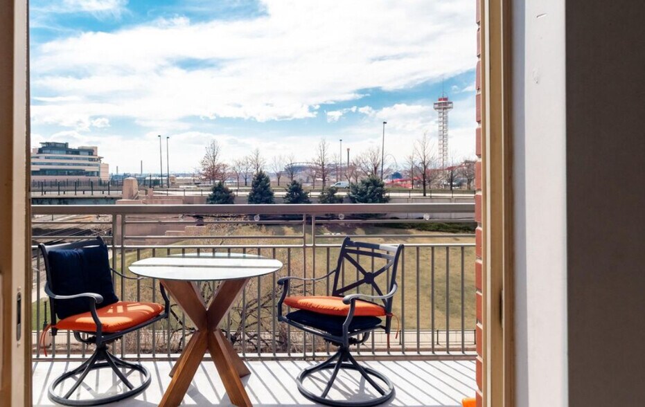 Building Photo - 1440 Little Raven St