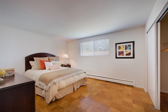 Building Photo - Layton Hall Apartments