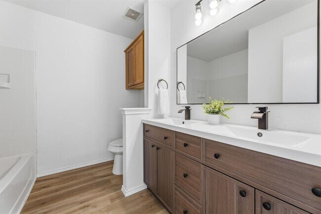 Building Photo - 4516 Felicity Ln