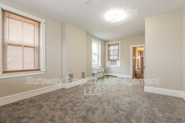 Building Photo - 212 E Broad St