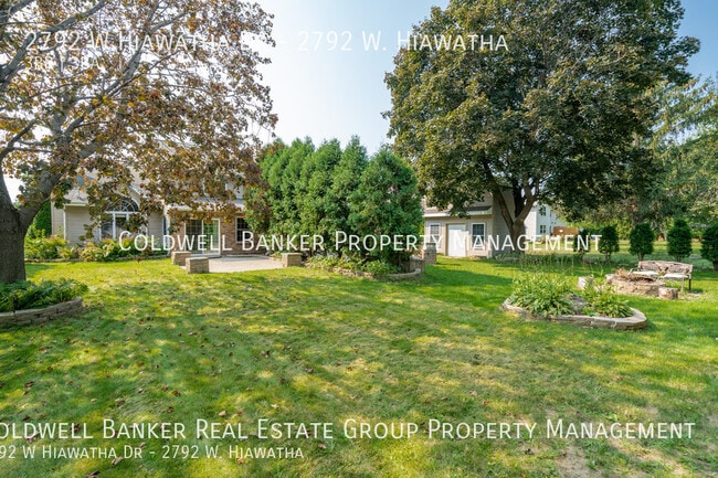 Building Photo - 2792 W Hiawatha Dr