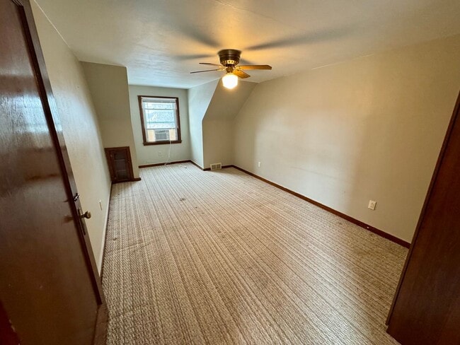 Building Photo - 3 Bedroom 2 Bath in Natrona Heights, PA!