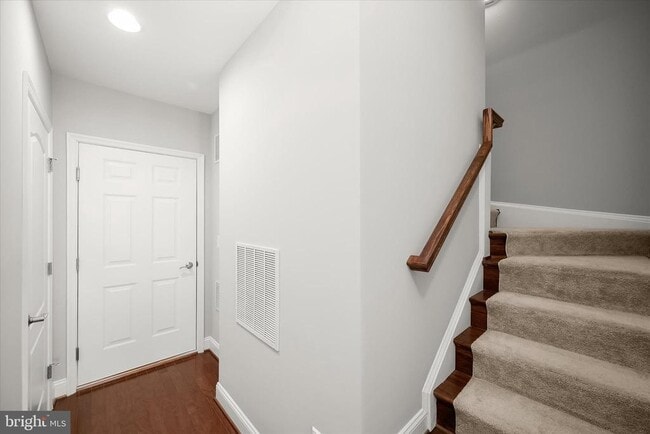 Building Photo - 11246 Chase St