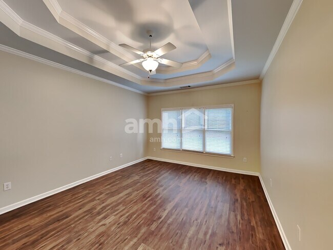 Building Photo - 5626 Fallsbrook Knoll