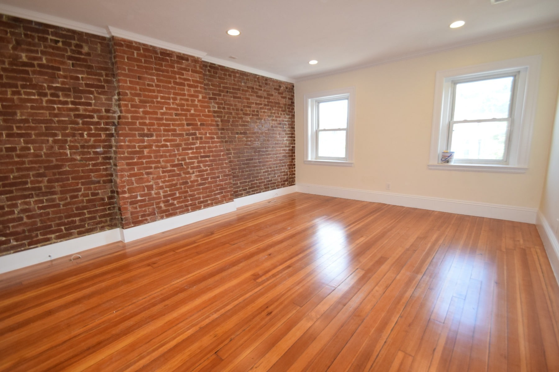 Building Photo - 1614 Beacon St