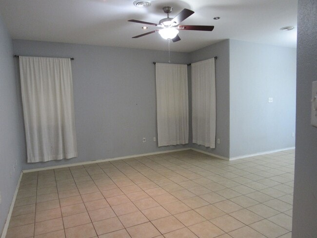 Building Photo - 9310 Albany Dr