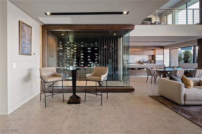 Building Photo - 810 Dragons Eye Dr