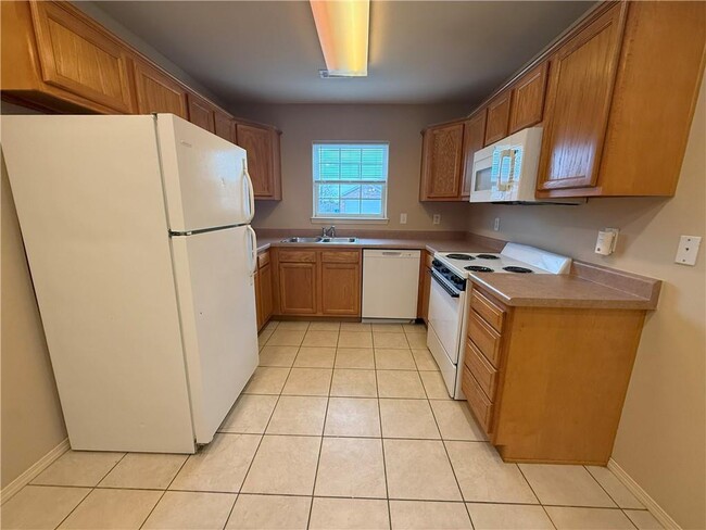 Building Photo - 4106 SW Shadowrock Pl