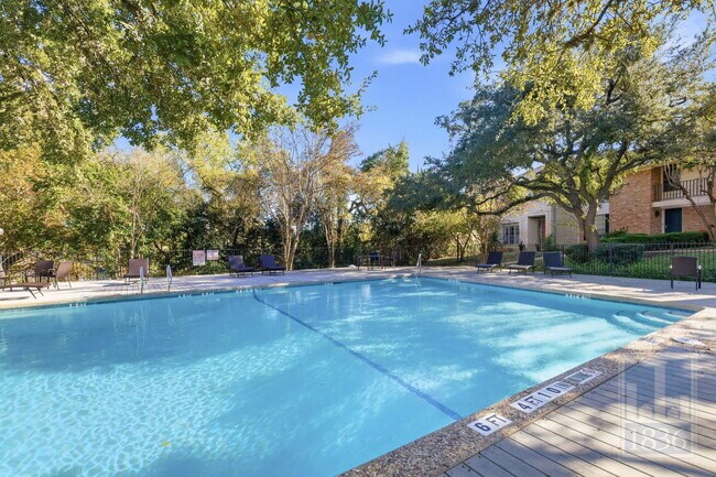 Building Photo - 2009 Sandberg Dr