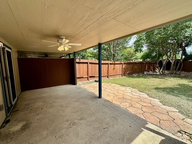 Building Photo - 3 BD/2.5 BATH AVAILABLE FOR IMMEDIATE MOVE...
