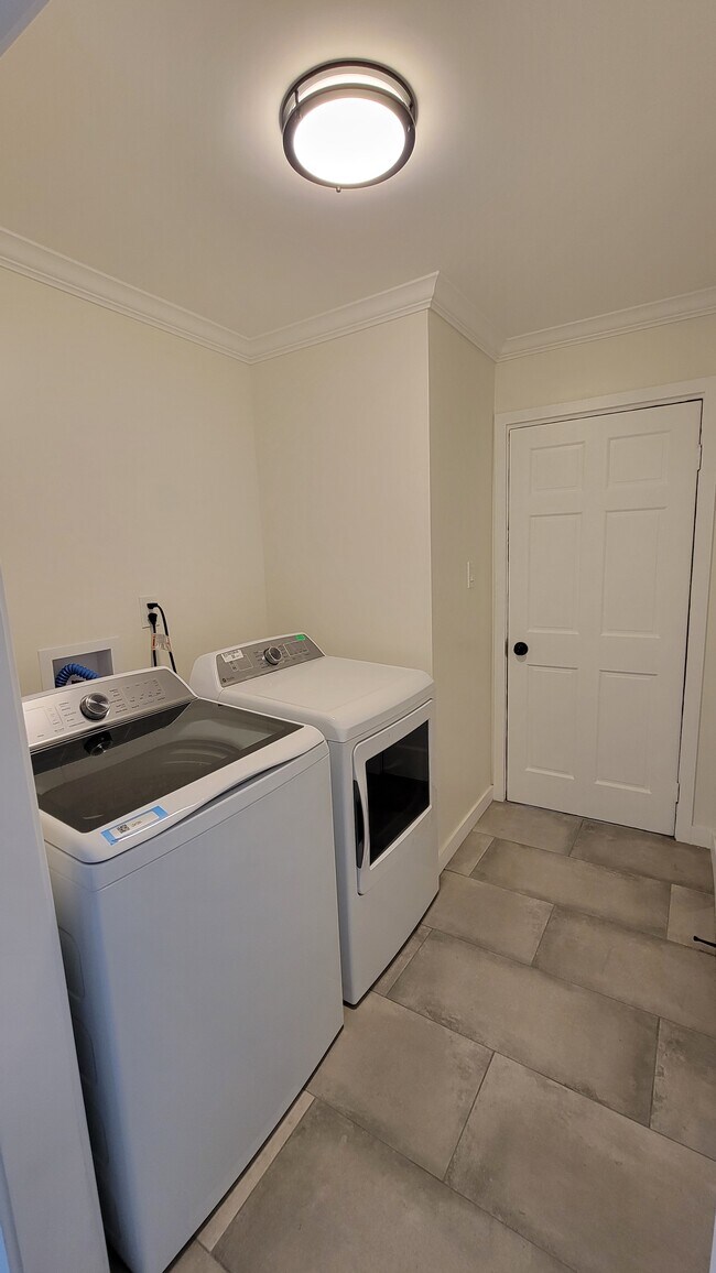 Building Photo - 3743 Pueblo Ave