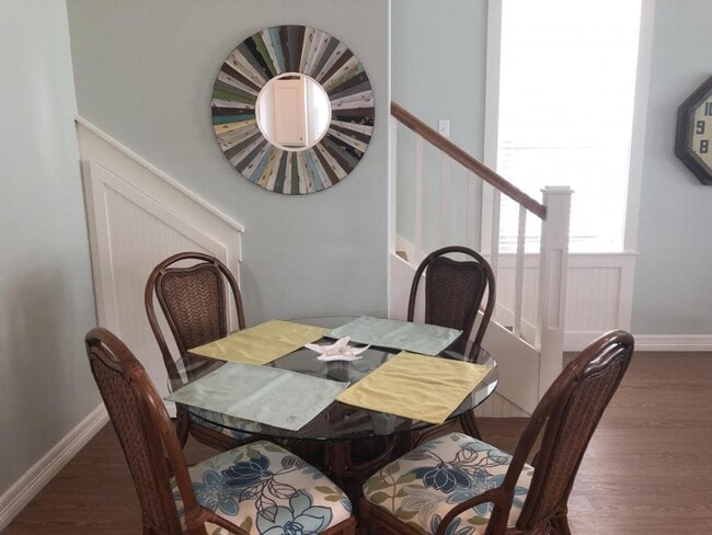 Building Photo - 104 Sailhouse