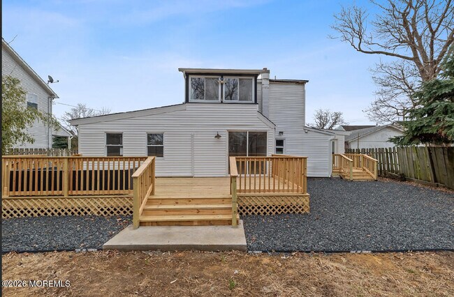 Building Photo - 83 Hennessey St