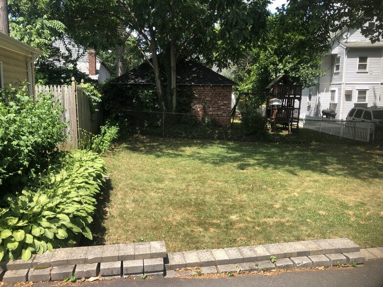 Backyard - 34 Nesbit Ave