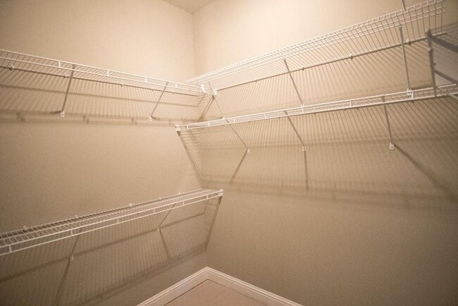 Building Photo - 5720 Pine Oak Dr NW