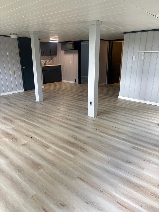 Building Photo - 2806 Madonna Dr
