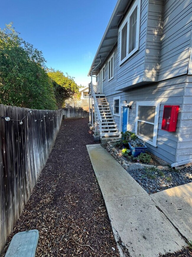 Building Photo - 8454-56 Lemon Ave