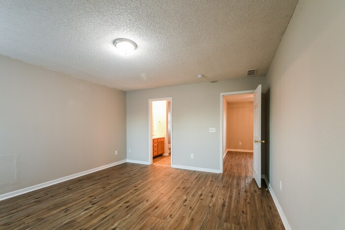 Building Photo - 10823 Sterling Apple Dr