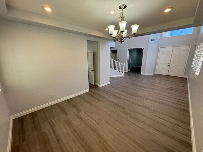 Building Photo - Elegant 4Bed/5Bath/3Car gated residence located near Silverado Ranch