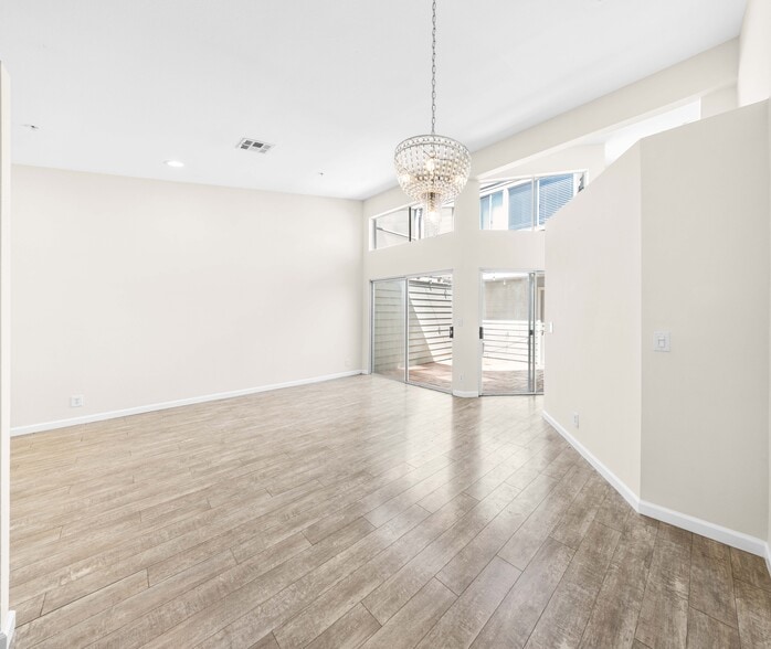 Building Photo - 11377 Osborne Pl