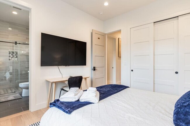 Building Photo - 115 110th Pl SE