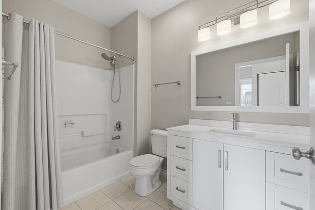 Building Photo - 1586 Millbrook Dr