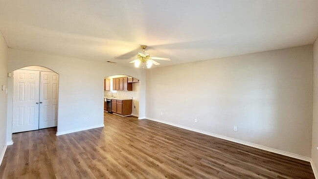 Building Photo - 3112 Travis St