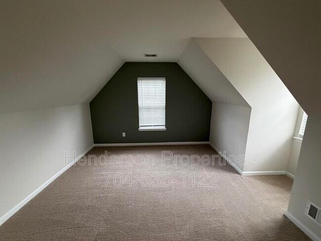 Building Photo - 2121 Ballingarry Dr