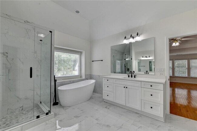 Building Photo - 10645 Honey Brook Cir